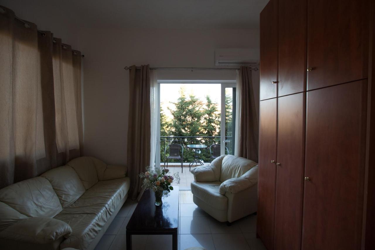 Cavallari Palace Hotel Suites Acharnes Exterior photo