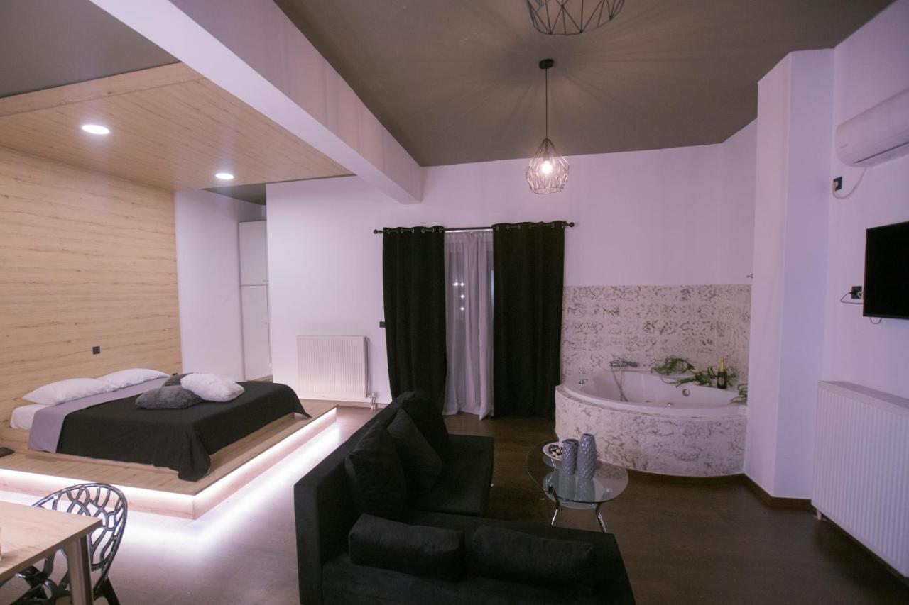 Cavallari Palace Hotel Suites Acharnes Exterior photo